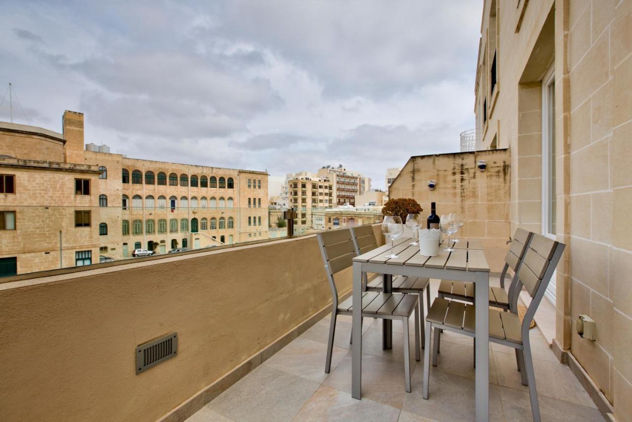 Bright And Central 2 Bedroom Apartment In Sliema Ngoại thất bức ảnh