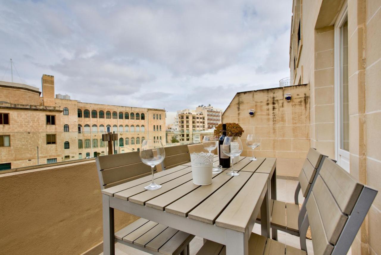 Bright And Central 2 Bedroom Apartment In Sliema Ngoại thất bức ảnh