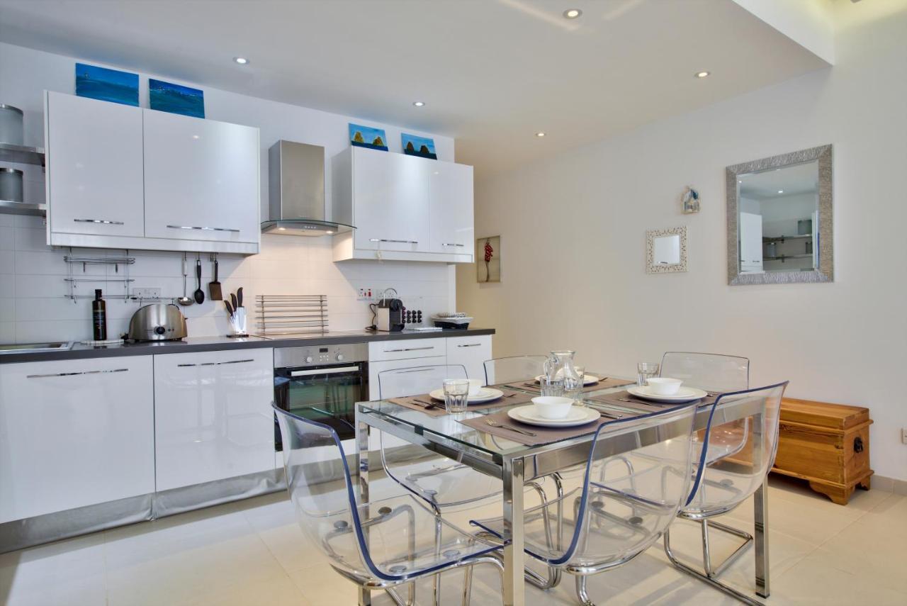 Bright And Central 2 Bedroom Apartment In Sliema Ngoại thất bức ảnh