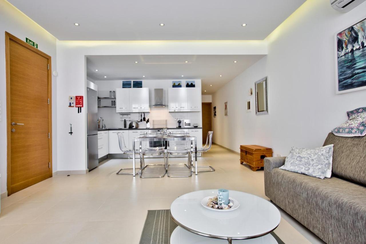 Bright And Central 2 Bedroom Apartment In Sliema Ngoại thất bức ảnh